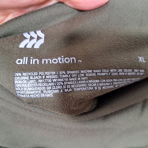 NWT All In Motion Simplicity Twist High Rise Leggings in Olive Green - Picture 8 of 9